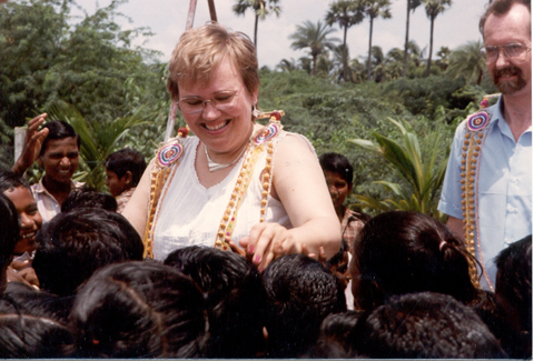 Linda ber f barn Indien 1990 webb Linda ber för barn i Indien 1990