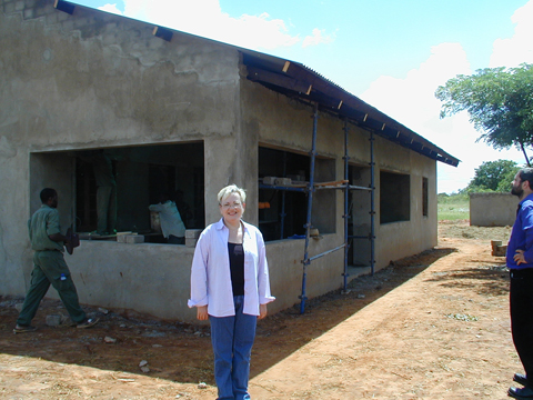 Klinik och skola i Mocambique 2001