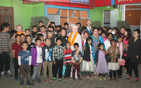 Arkenteamet med barnen i Nepal 2017