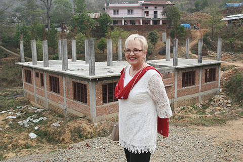 Linda på byggarbetsplats i Nepal 2017