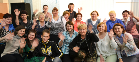 Glada bibelskolelever i Minsk 2015 webb Exeman bibelskolan i Minsk 2015