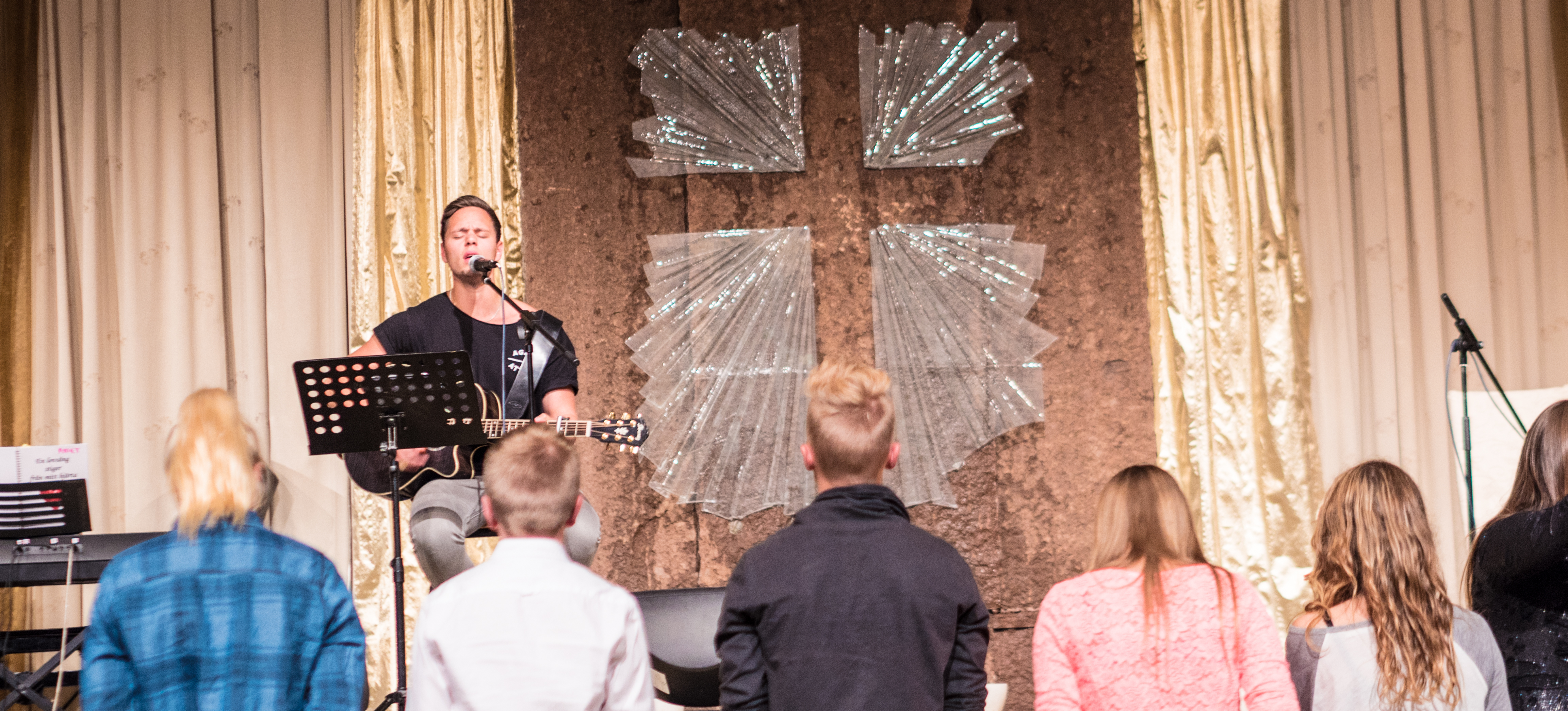 UngdomsmöteTisdagMF Jesusfokus på Mirakelkonferensens ungdomsmöten